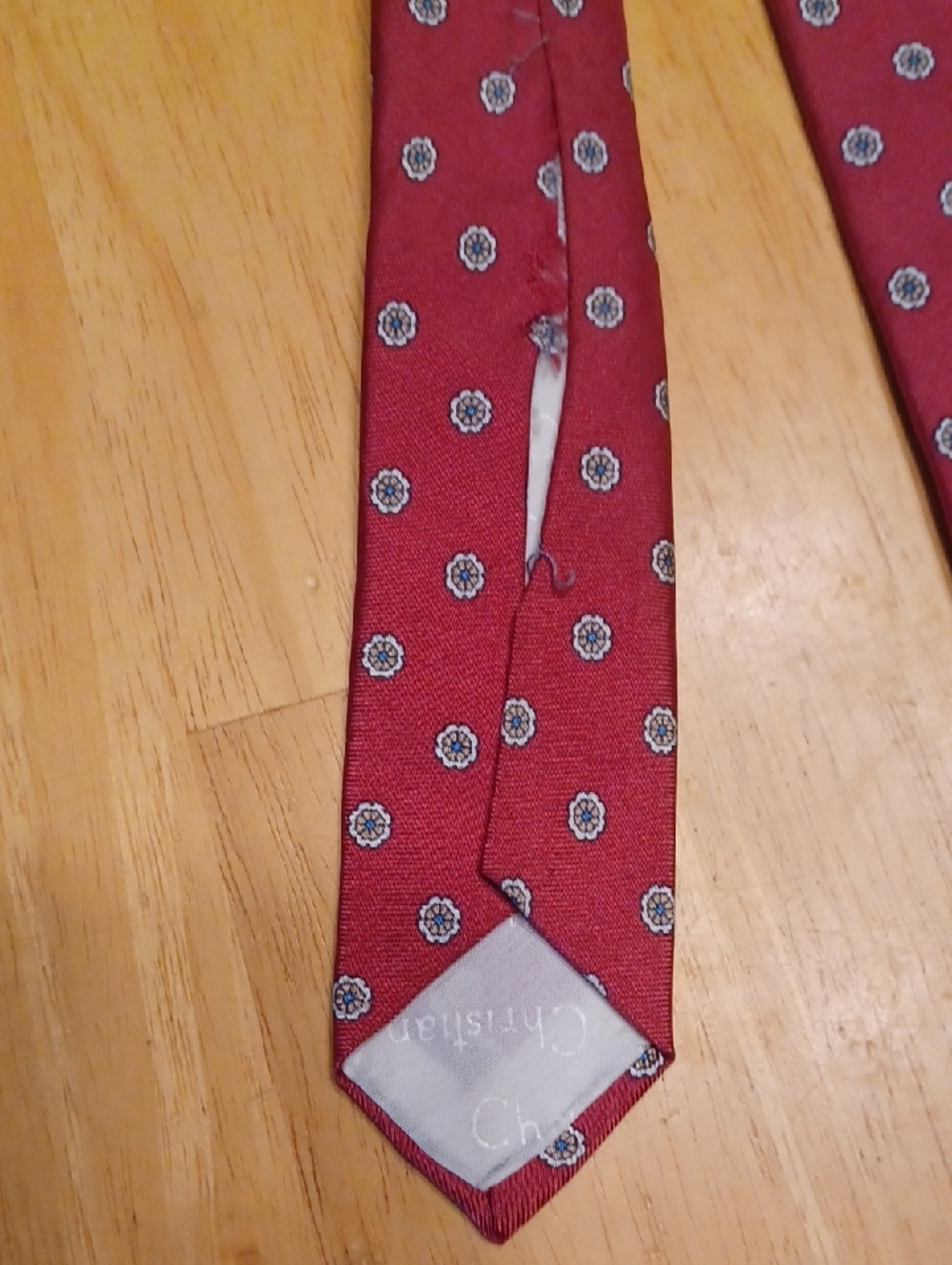 Christian Dior 100% Silk Red Patterned Silk Tie Needs Cleaning And Slight Repair - Picture 4 of 7